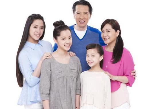 明星妈妈照片,温馨瞬间捕捉