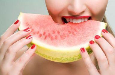吃瓜会不会留疤,揭秘瓜果食用后的完美肌肤秘诀