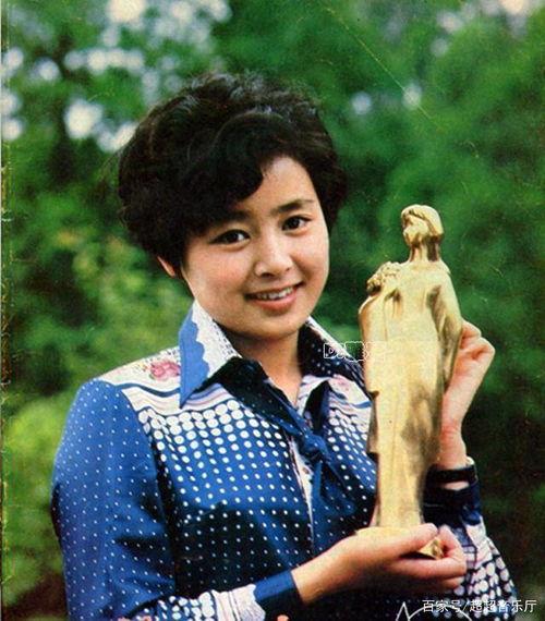 电影明星张瑜最近在哪,揭秘女神张瑜的隐秘生活