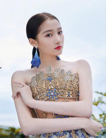 明星关晓彤,青春偶像的蜕变之路