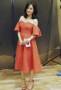 明星大红连衣裙,大红连衣裙演绎时尚盛宴