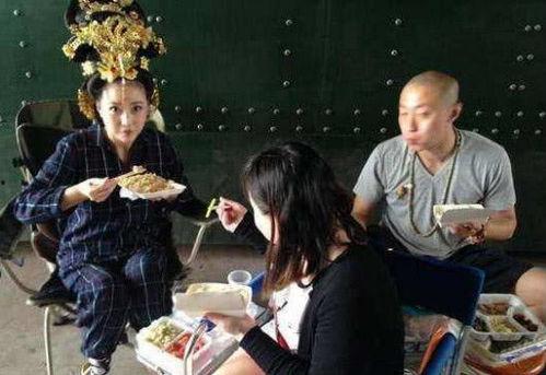 穿越民国吃瓜看戏 丫丫,丫丫穿越吃瓜看戏记